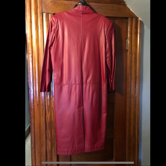 Red jacket - Picture 2 of 3